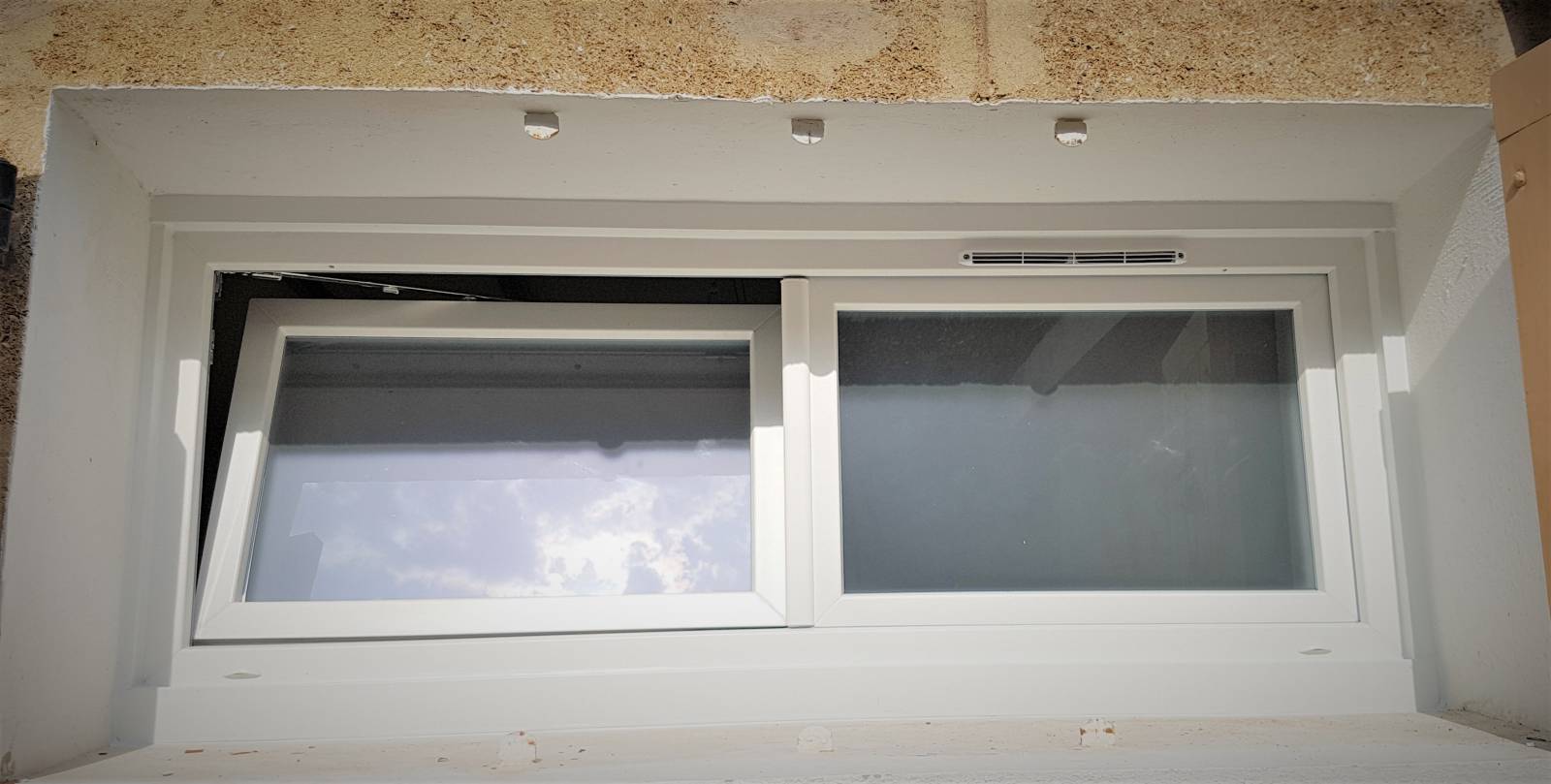 fenêtre PVC avec oscillo-battant