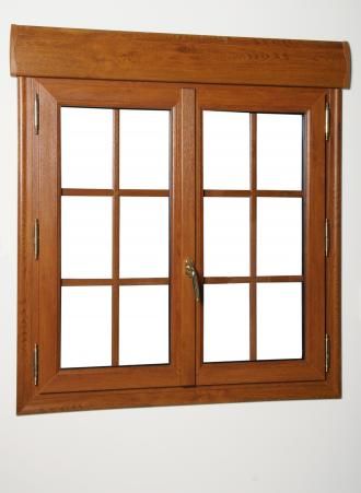 fenêtre PVC faux bois avec petit-bois intra-biver