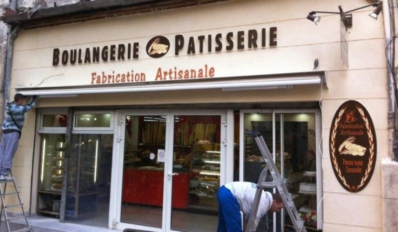 Store pour boulangerie à Marseille