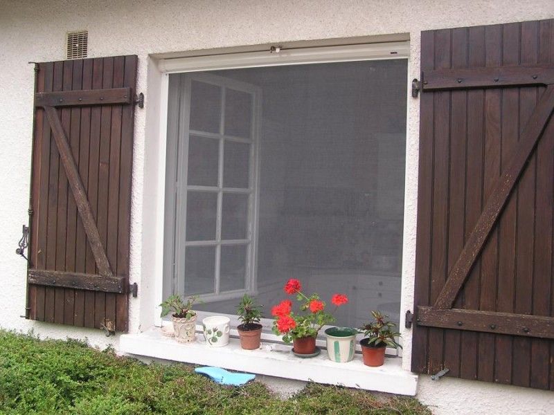 moustiquaire enroulable pour fenêtre dans le Var