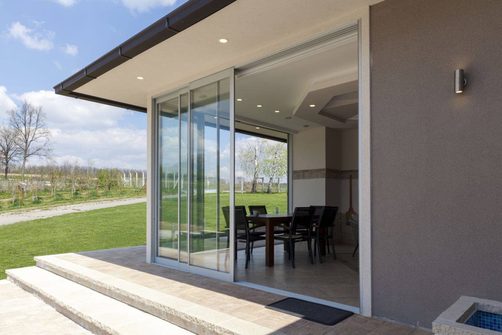 menuiserie pour pse de fenetres en alu ou en pvc dans le var et les bouches du rhone