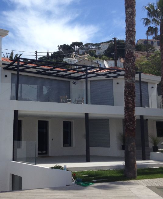 Pose d'un garde-corps vitré par Alberstore à Marseille 6ème