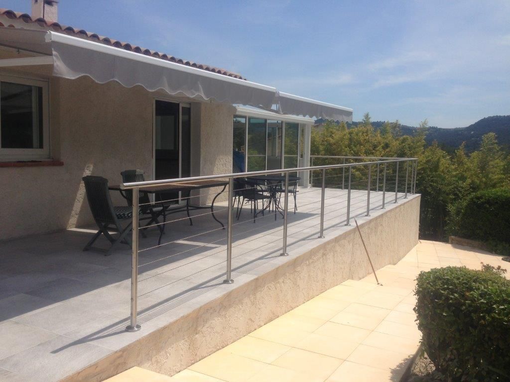 Exemples de garde-corps inox :