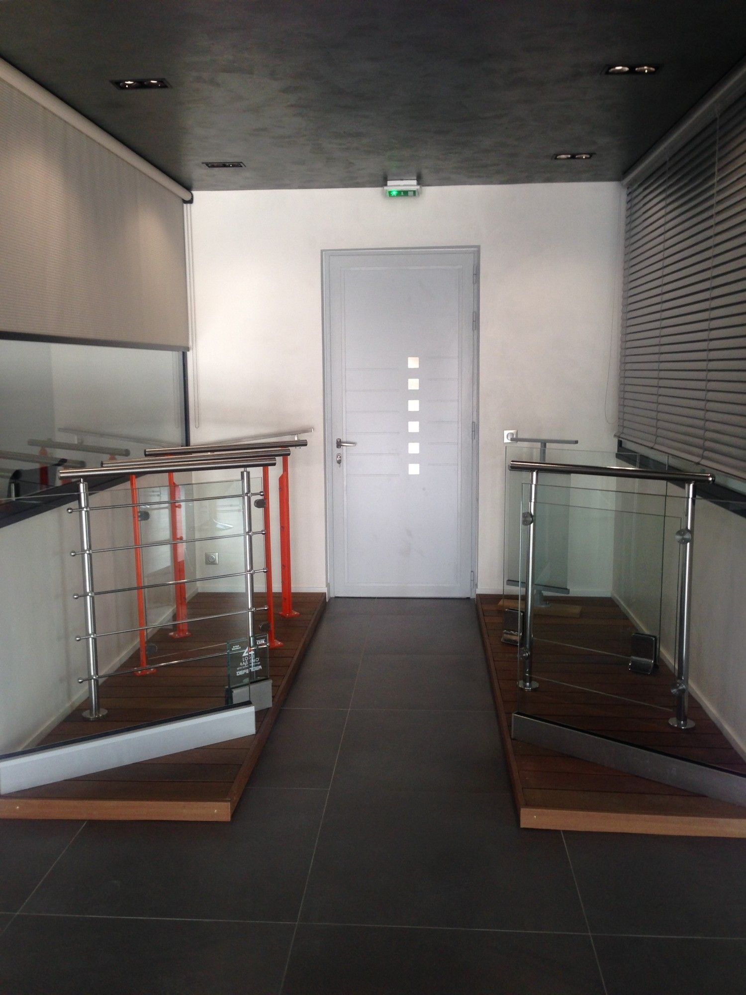 Venez découvrir dans notre showroom tous les garde-corps sur mesure que nous vous proposons