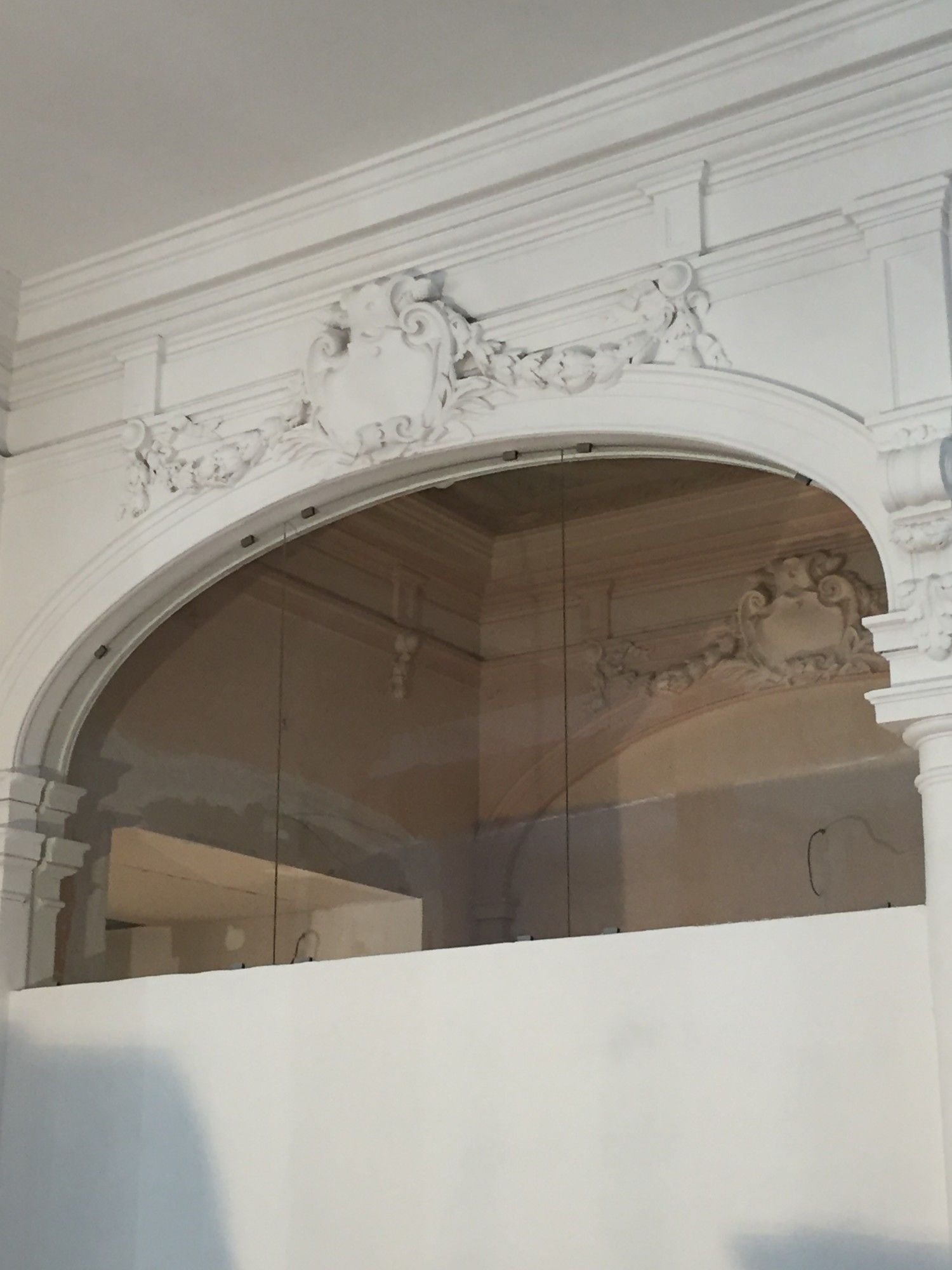 Pose de verres cintrés sur mesure : Modernisation de maisons anciennes à Marseille | Alberstore