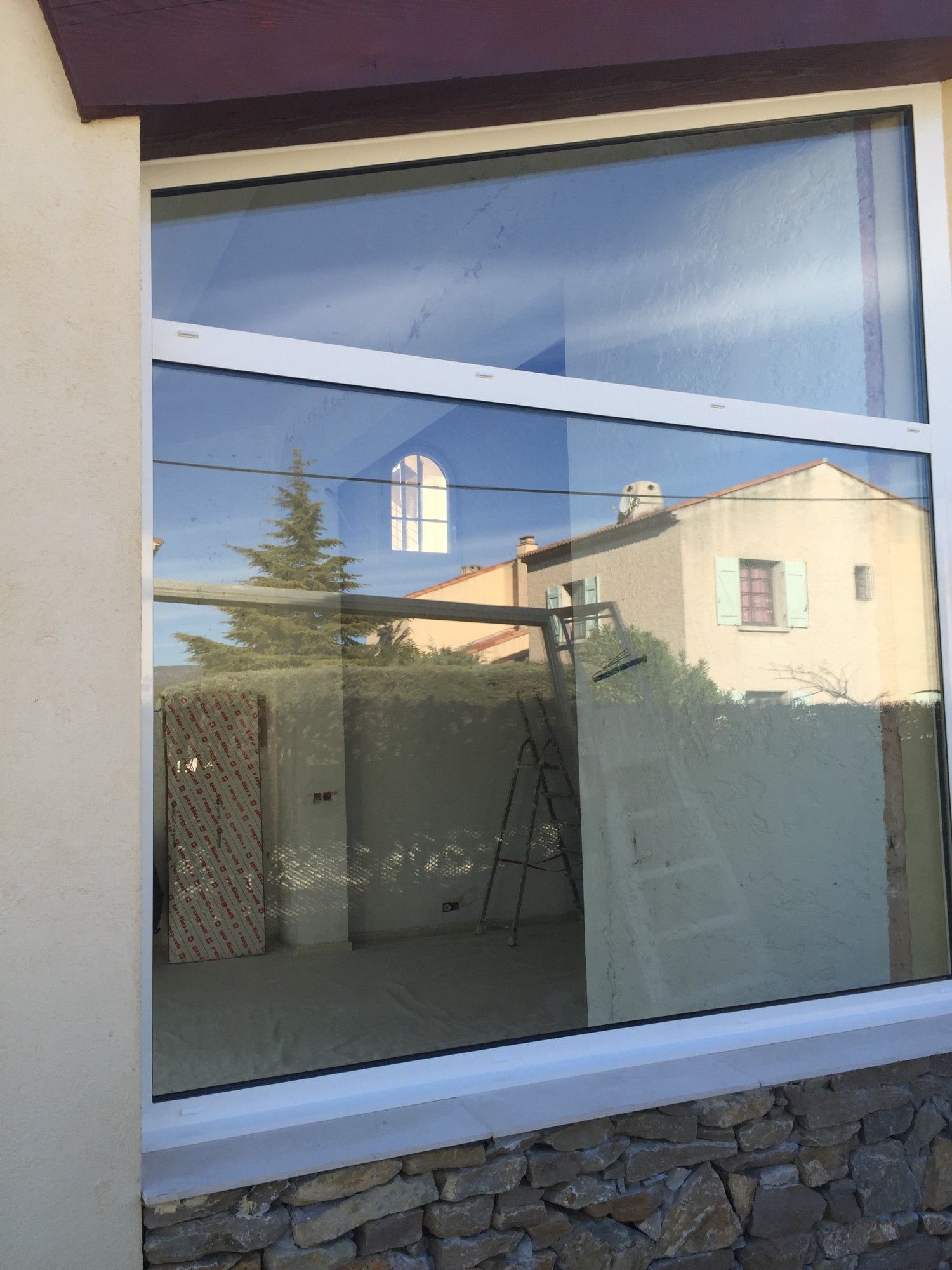 Pose de châssis aluminium sur mesure en rénovation à Marseille | Alberstore