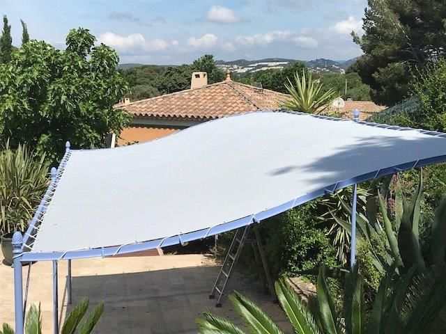 Fourniture et pose de toiles de pergolas microperforées dans les Bouches du Rhône