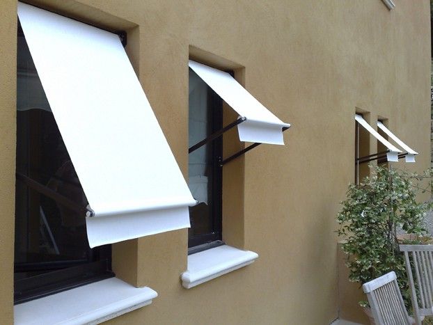 stores à bras droits pose entre murs à Aix en provence