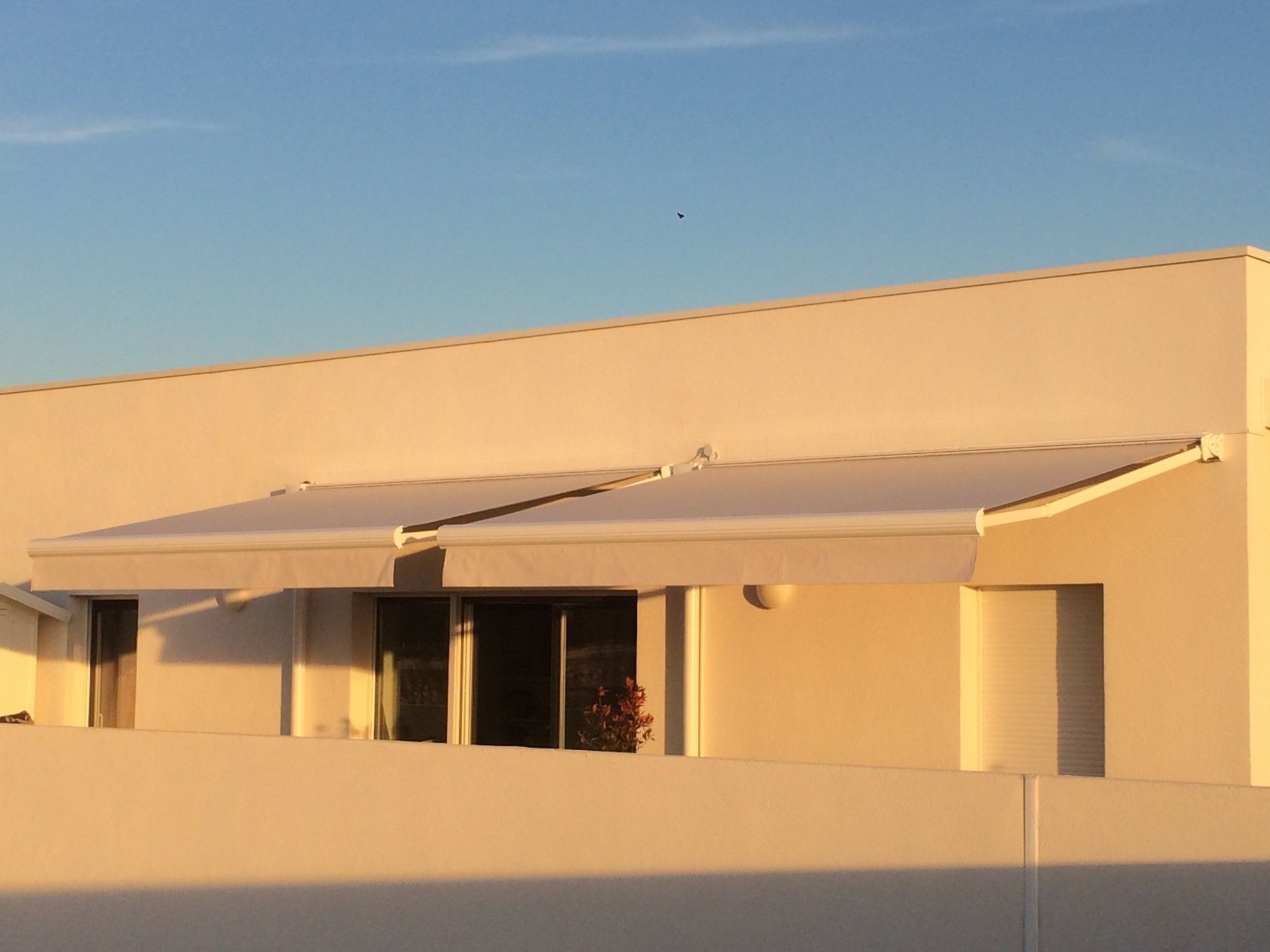 Pose par Alberstore de 2 stores coffres complets à Marseille 9 ème