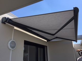 Fourniture et pose d'un store coffre complet à Marseille