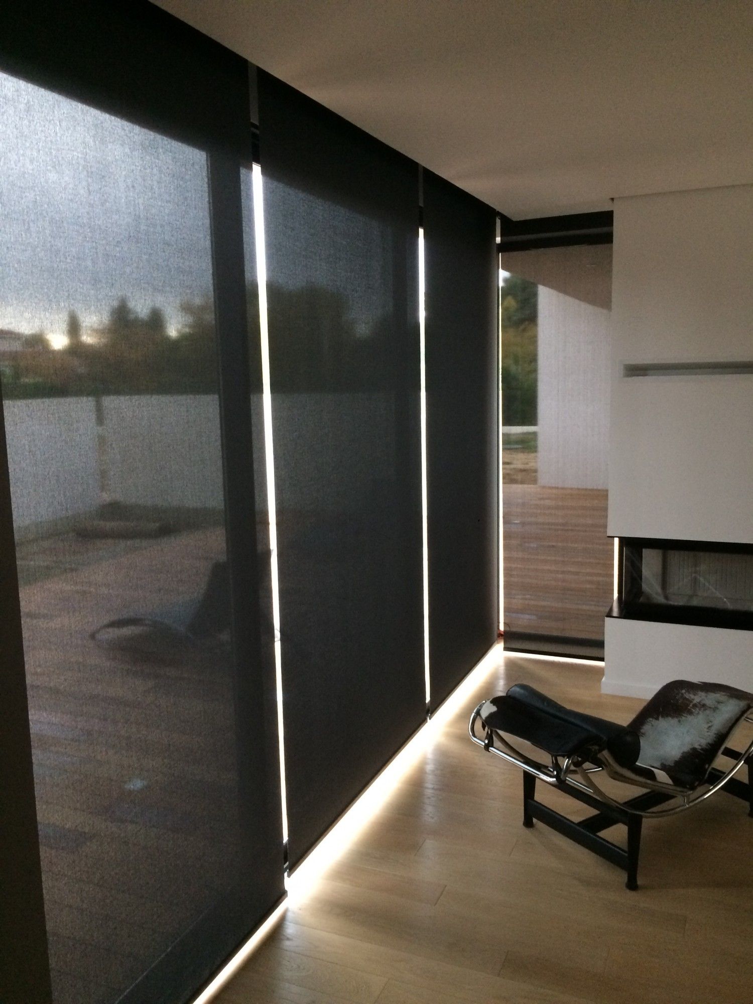 Pose de stores enrouleurs électriques sur mesure à Aix en Provence