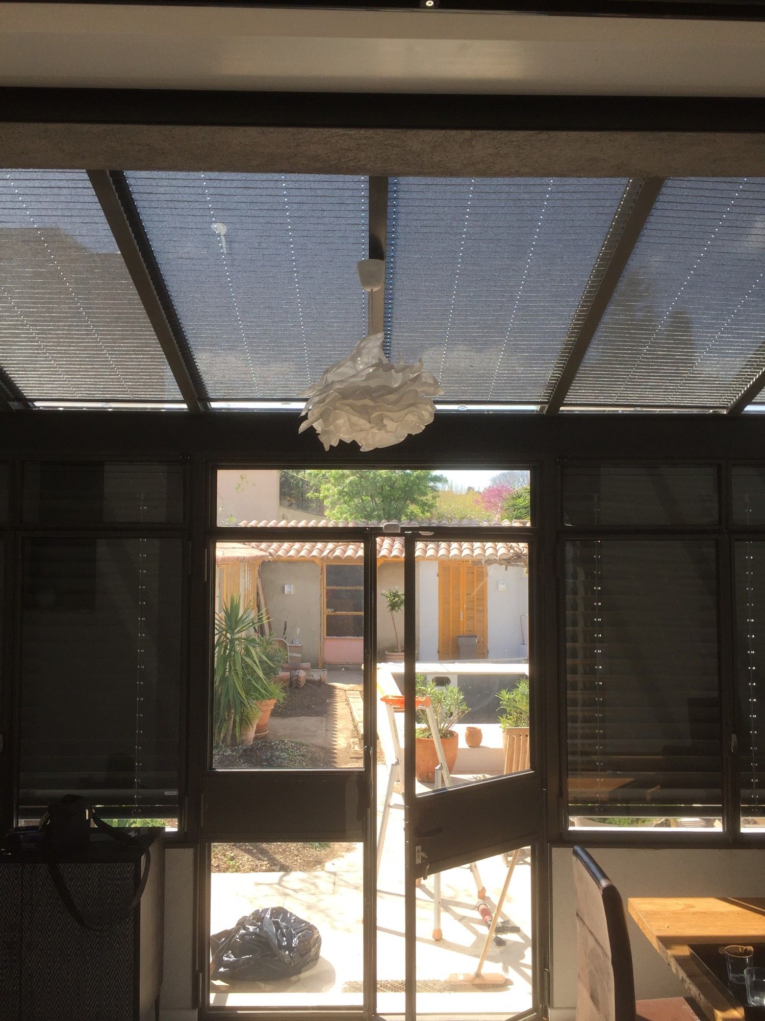 Fourniture et pose de stores plissés de toiture de véranda à Roquevaire