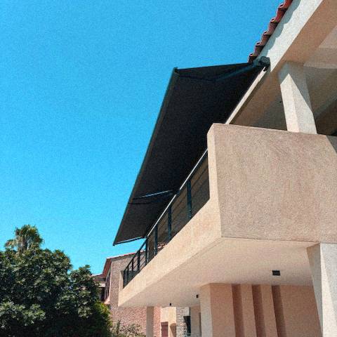 Installation de Stores Extérieurs et Pergolas sur Mesure à Marseille et Aubagne | Alberstore